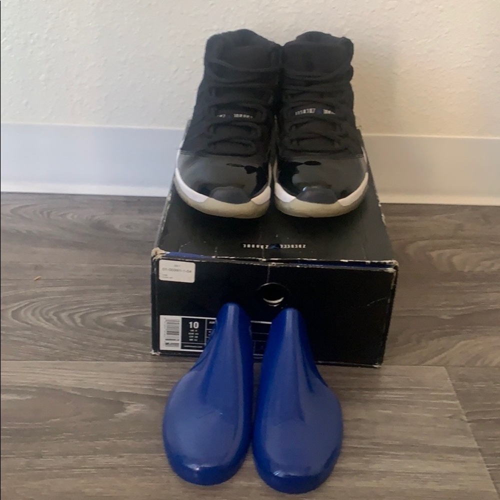 ***2009 Jordan 11 “Space Jams”***